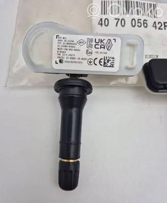 Renault Clio IV Tire pressure sensor 407005642R 2546ARHSS4 028611608001