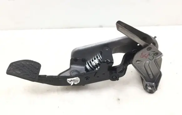 Nissan Qashqai Clutch pedal E001050X11