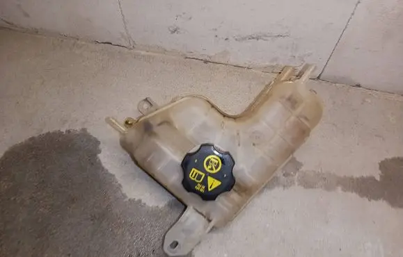 Opel Ampera Coolant expansion tank/reservoir 22803837