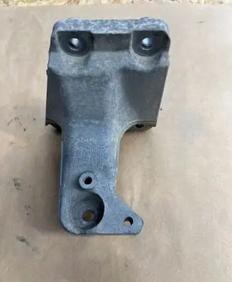 BMW 1 F20 F21 Engine mounting bracket 6788612 18129010