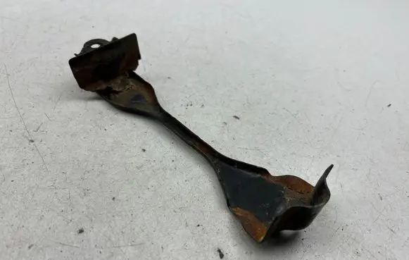 Nissan X-Trail T30 Battery bracket 