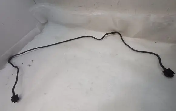Engine coolant pipe/hose