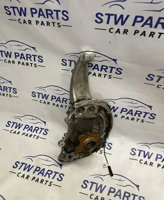 BMW 5 G30 G31 Front wheel hub 688438601