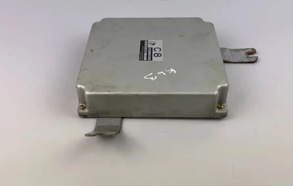 Subaru Impreza I Engine control unit/module 22611AE670 A18000D84 9830