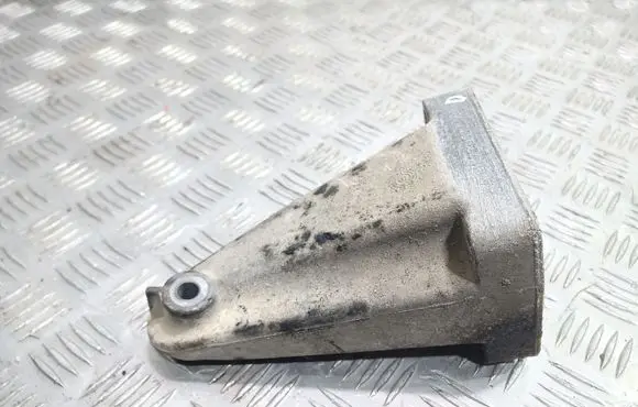 Mercedes-Benz C W203 Engine mounting bracket A6112230804