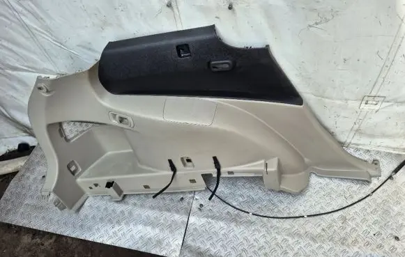 Trunk/boot side trim panel