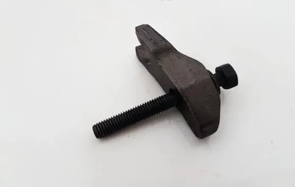 Hyundai i30 Fuel Injector clamp holder