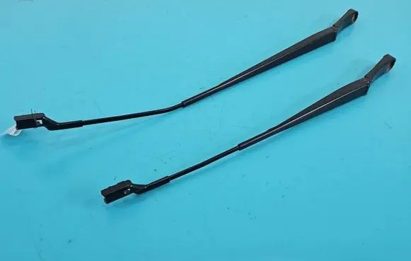 Front wiper blade arm