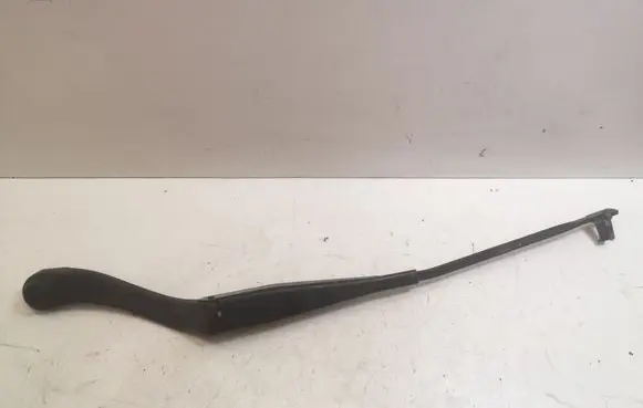 Mercedes-Benz C W204 Front wiper blade arm A2048200144