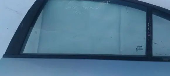 Nissan Primera Rear door window glass zydra