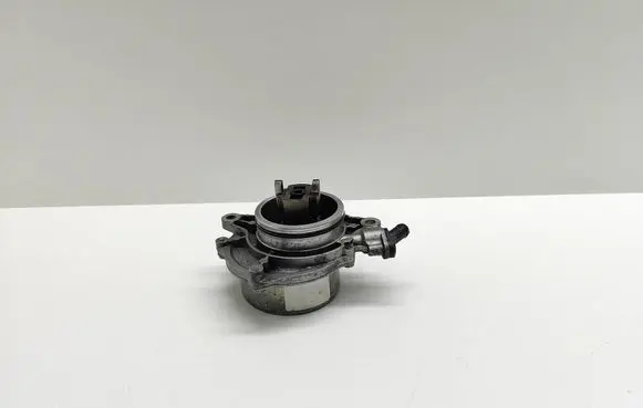 BMW 5 E60 E61 Vacuum pump 7791232 11667791232