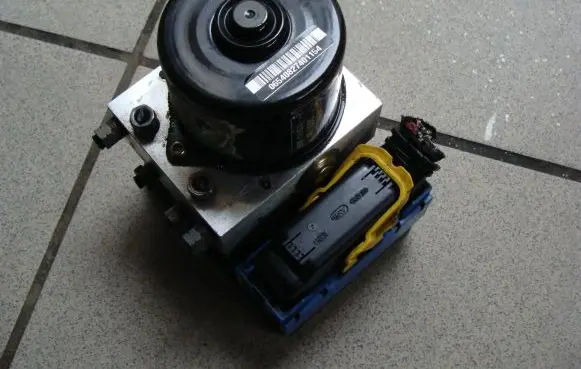 Renault Laguna II ABS Pump 8200159837E P5CT2AAY4 10020601684