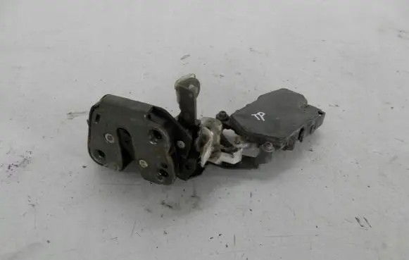 Subaru Impreza I Rear door lock 