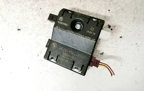 BMW 3 E90 E91 Antenna control unit 920039002 6520914149101