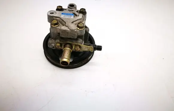 Mitsubishi Pajero Sport I Power steering pump MR448507