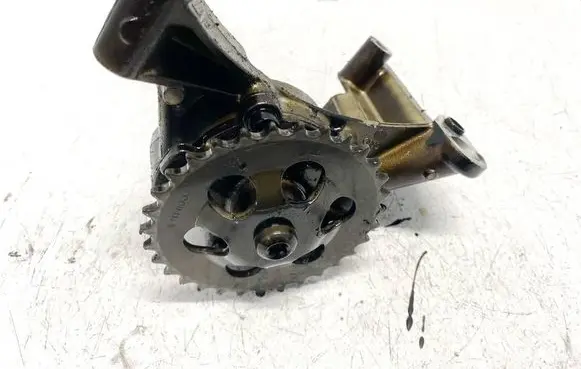 Skoda Fabia Mk1 (6Y) Oil pump 06a115105b