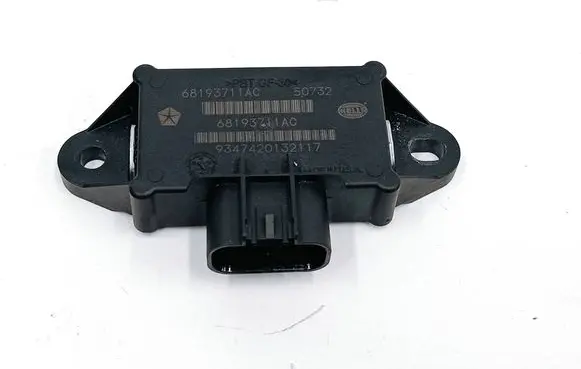 Chrysler Pacifica Fuel injection pump control unit/module 68193711AC