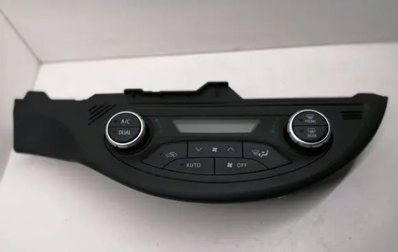 Toyota Yaris Climate control unit 75F206 75H415