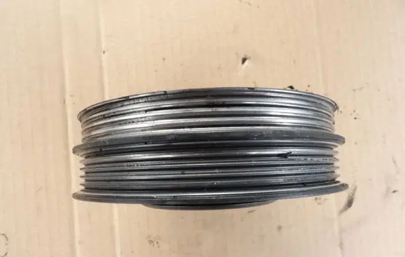 Volkswagen PASSAT B5.5 Crankshaft pulley 038105243F