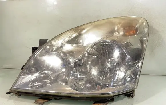Toyota Corolla Verso AR10 Headlight/headlamp