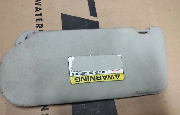 Chrysler Neon II Sun visor