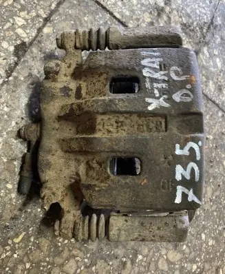 Nissan X-Trail T30 Front brake caliper