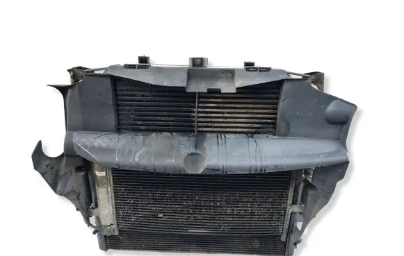 Iveco Daily 35.8 - 9 Coolant radiator 