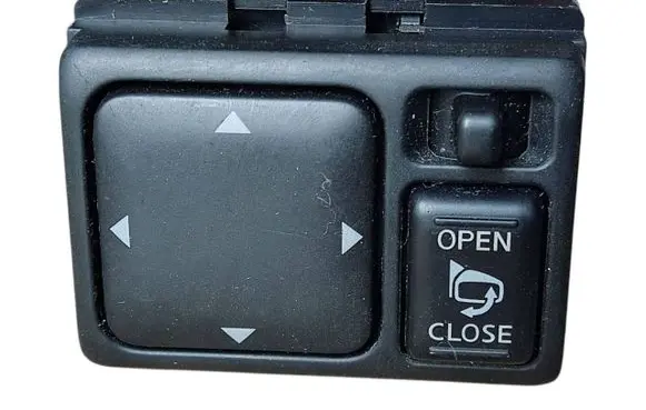 Nissan X-Trail T30 Wing mirror switch