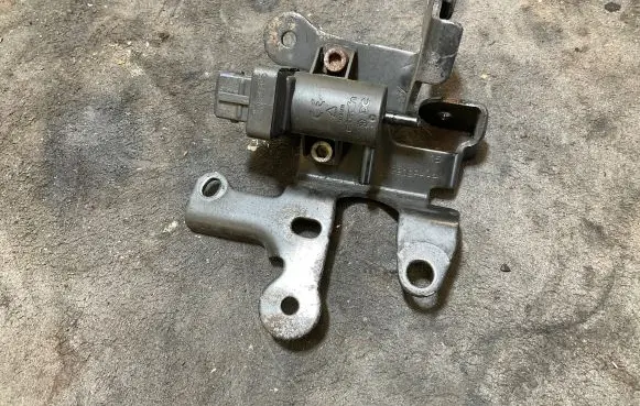 Renault Trafic III (X82) Turbo solenoid valve 8200762162