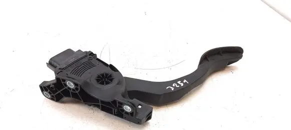 Volvo V70 Accelerator throttle pedal 31329058
