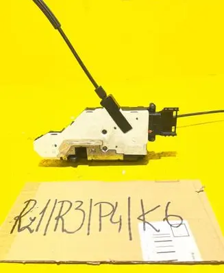 Citroen C4 I Picasso Front door lock 24087158