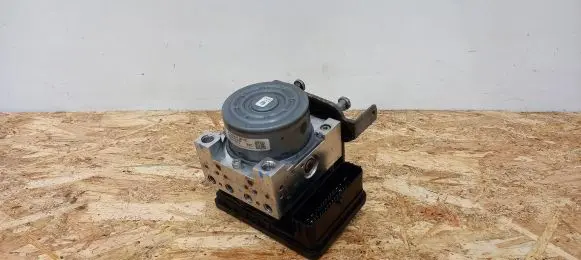 Mercedes-Benz C W205 ABS Pump A2054313612 A2059012800