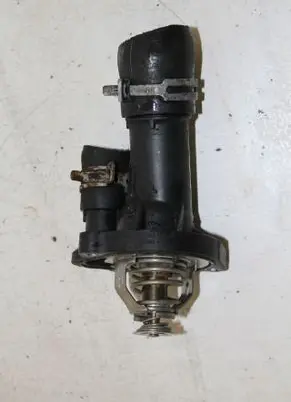 Ford Focus Thermostat/thermostat housing 
