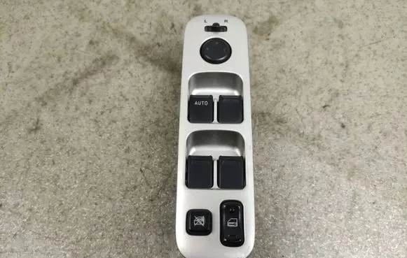 Suzuki Liana Electric window control switch