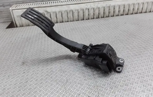 Volvo V50 Accelerator throttle pedal 4M519F836CH