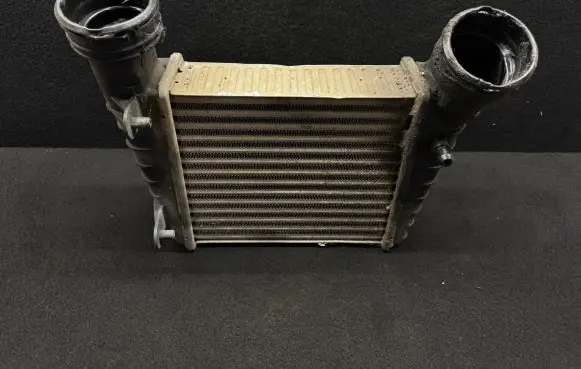 Volkswagen PASSAT B5.5 Intercooler radiator 3B0145805D