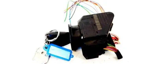 Mercedes-Benz E W210 Ignition lock 2105450208 33000301