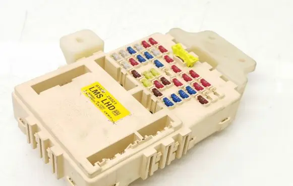 Hyundai ix35 Fuse module 919502S521