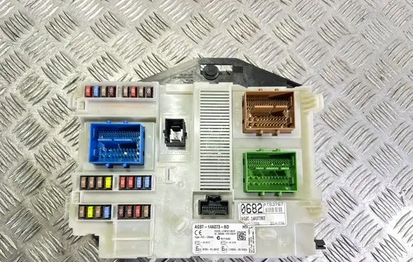 Ford Mondeo MK IV Fuse module AG9T14A073BD