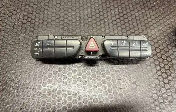 Mercedes-Benz C W203 Hazard light switch 2038217779 3306220400 30724250001