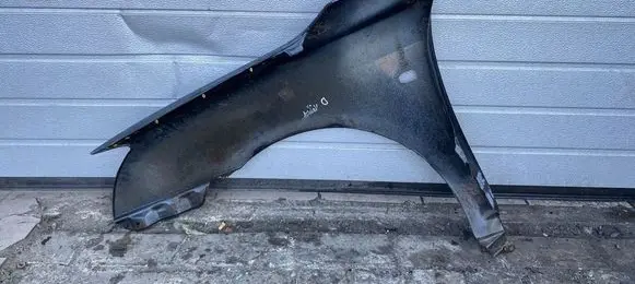 Toyota Avensis T250 Fender