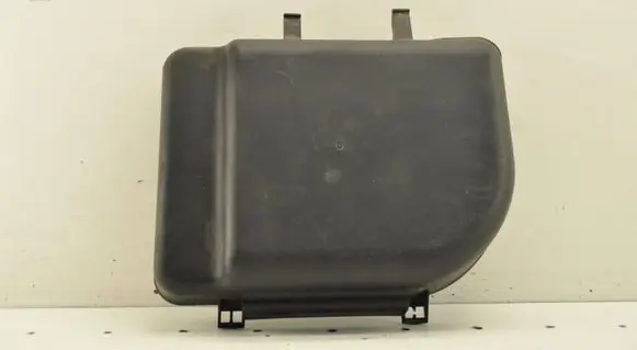 Suzuki Grand Vitara II Battery box tray 3392565J0