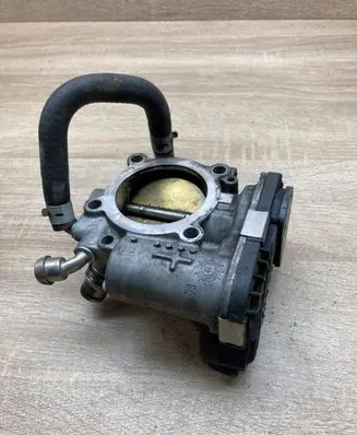 Opel Astra J Throttle valve 55561495