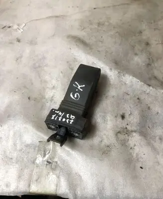 Audi Q3 8U Rear door check strap stopper 8u0837267