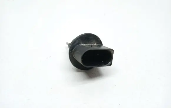 Volkswagen Golf IV Windshield washer fluid level sensor 7M0919376