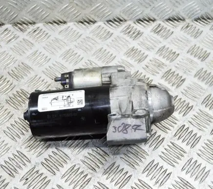 BMW 5 F10 F11 Starter motor 0001148010 8570383