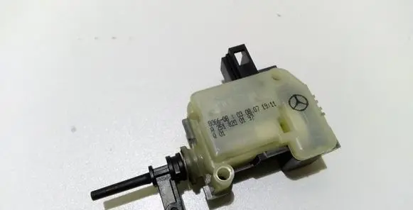 Mercedes-Benz R W251 Fuel tank cap lock A2518200197
