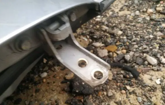 Mitsubishi Lancer Front door upper hinge