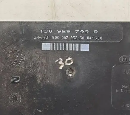 Volkswagen PASSAT B5 Comfort/convenience module 1J0959799R