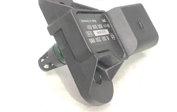 Volkswagen PASSAT B6 Air pressure sensor 03C906051 0261230095